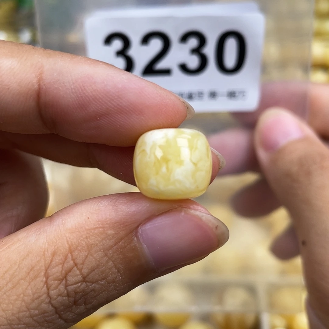 哈***哈琥珀未镶嵌珠宝奇石12.9