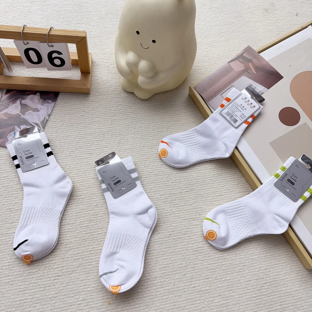 24AW081 四双兔默默 儿童中筒袜运动春秋季儿童棉袜童袜wg