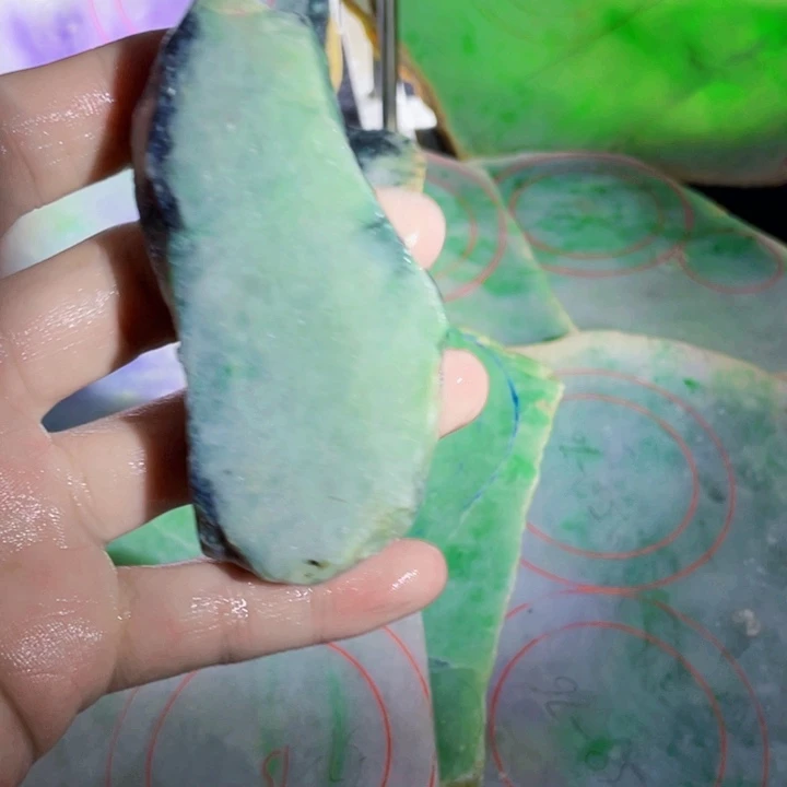 定制翡翠未镶嵌手镯