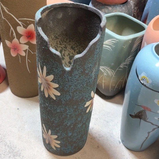 罐默认微瑕，有孔编号19-238