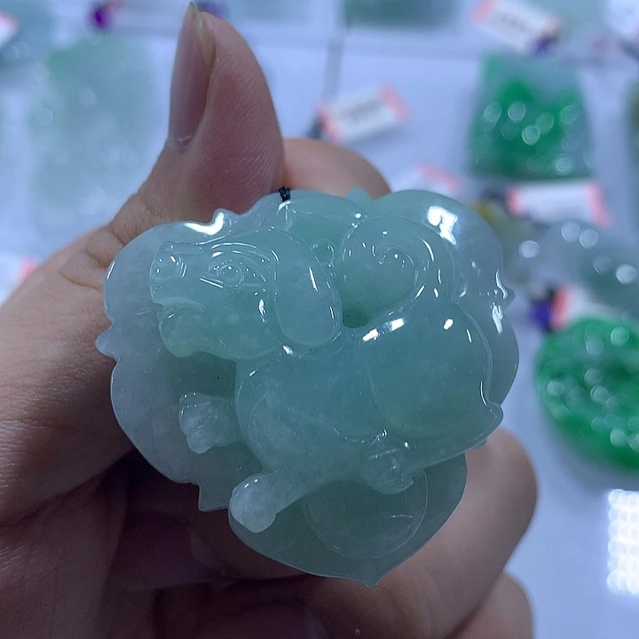 翡翠未镶嵌颈饰天然翡翠A货吊坠