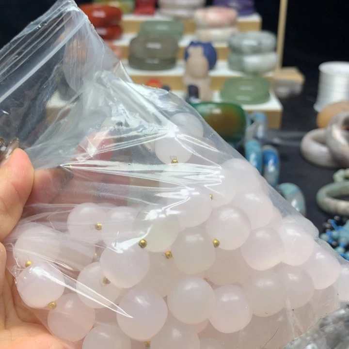 未镶嵌手镯石英质玉君*