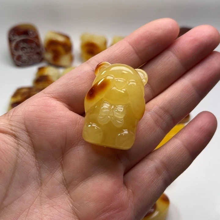 琥珀颈饰未镶嵌?****闲琥珀蜜蜡