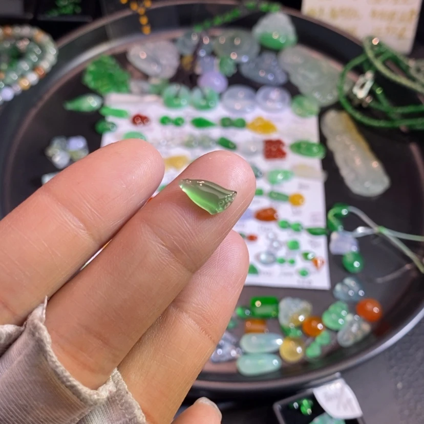 【闪购商品】翡翠挂件未镶嵌莲蓬