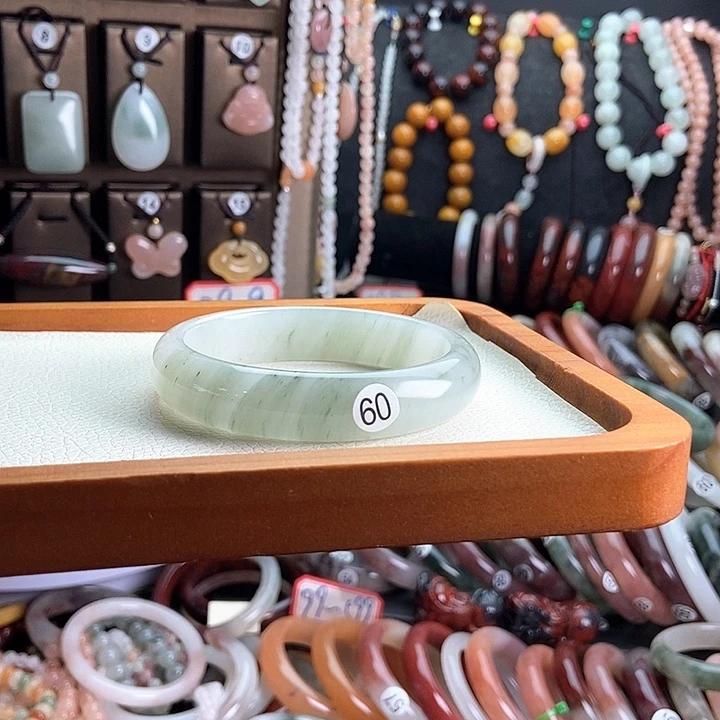 石英质玉未镶嵌手镯