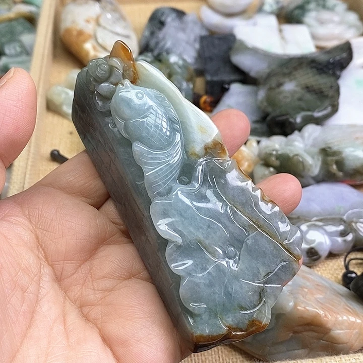 翡翠未镶嵌颈饰天然翡翠78