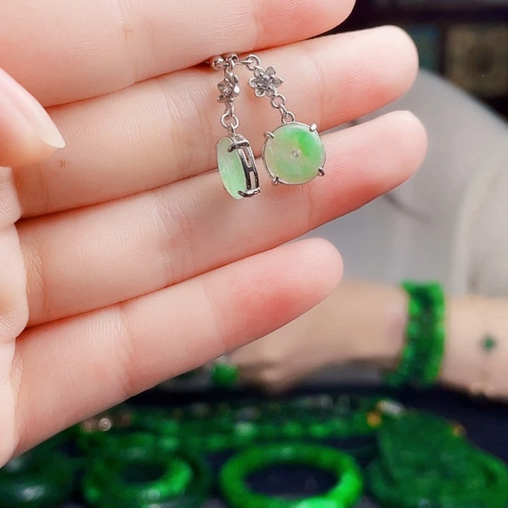 翡翠银S925镶嵌颈饰多样性