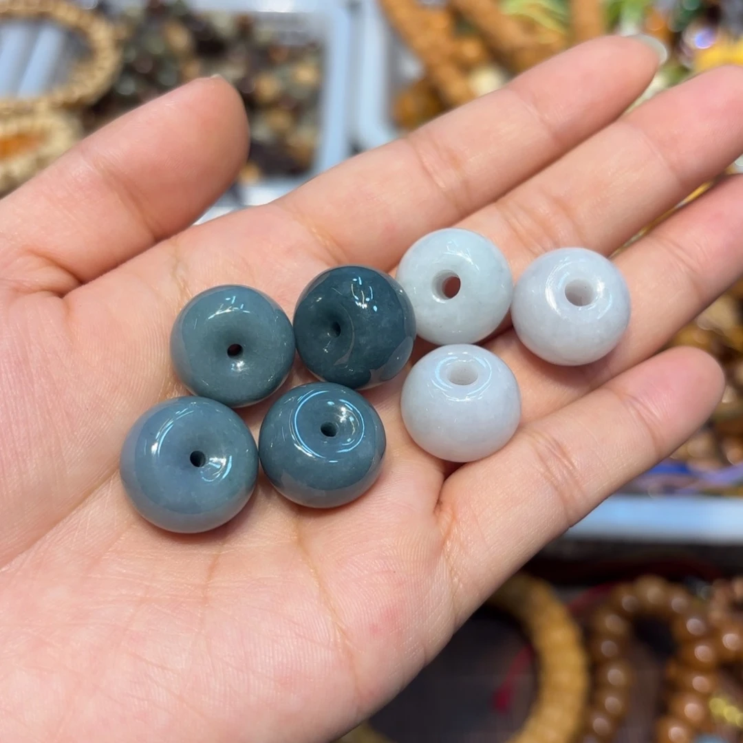 白玉菩提吊坠蓝菲墩子