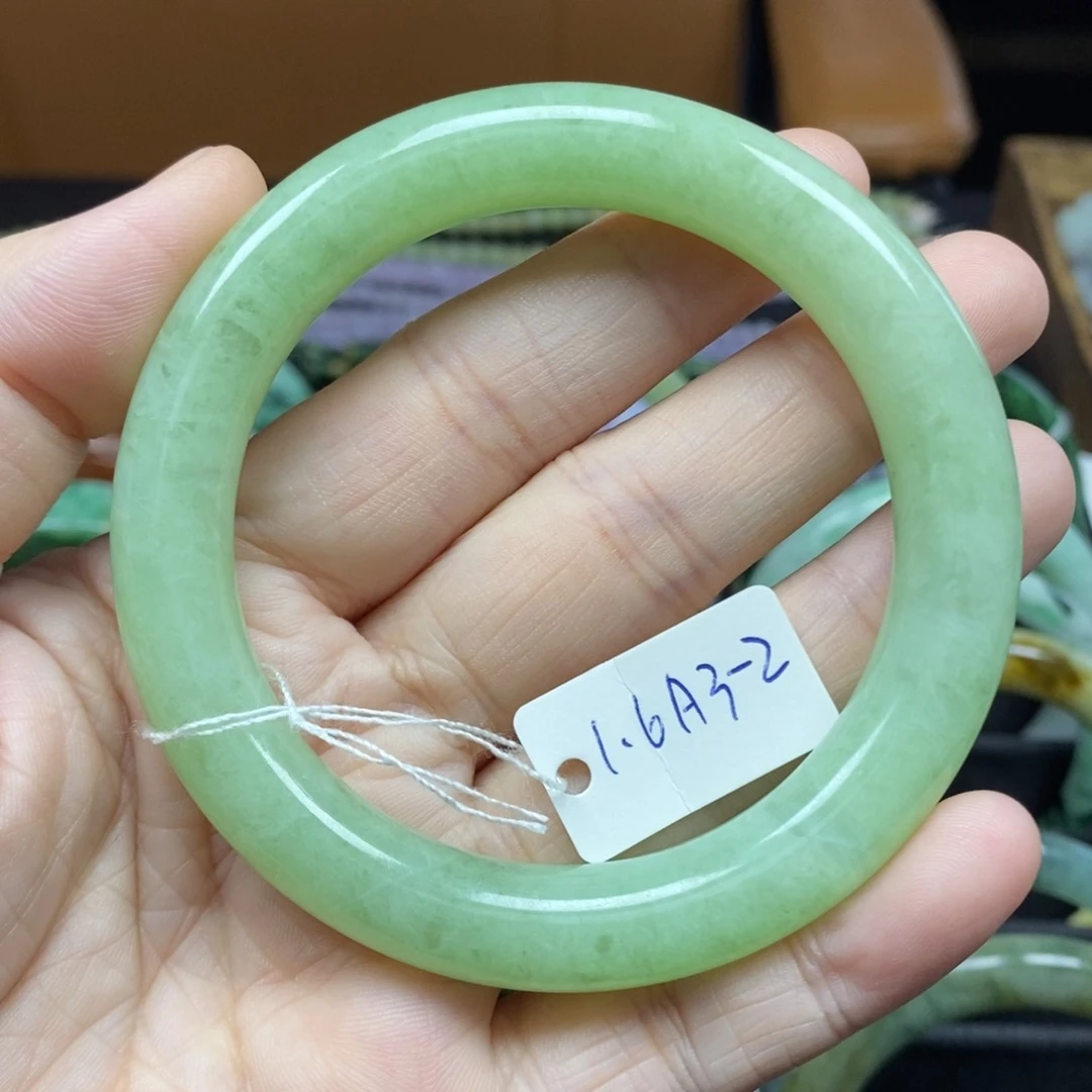 翡翠颈饰未镶嵌56.8圈口15号