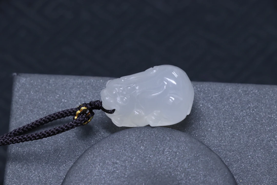 原矿无优化天然玛瑙保山荔枝冻貔貅吊坠绳子颜色随机发不备注