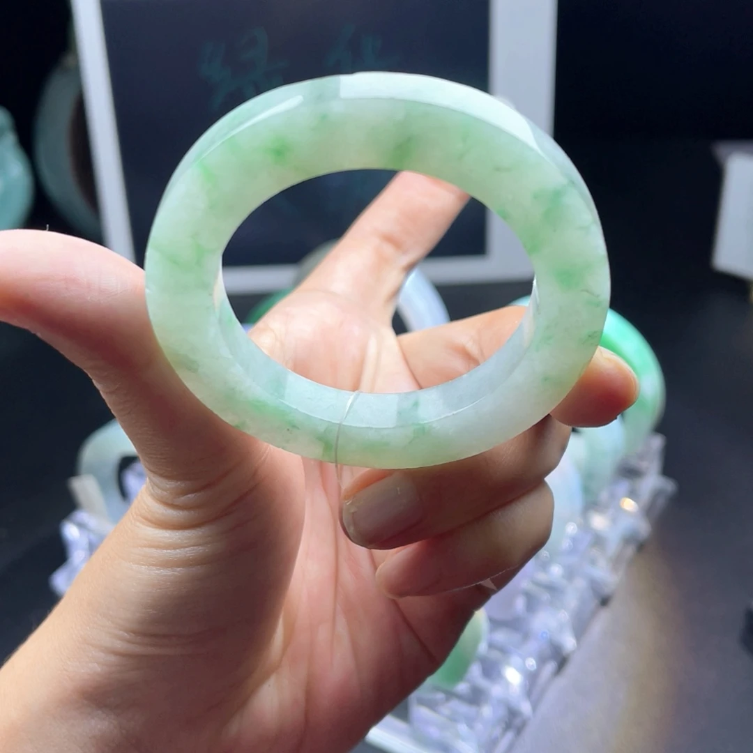 定制翡翠未镶嵌天然翡翠手镯