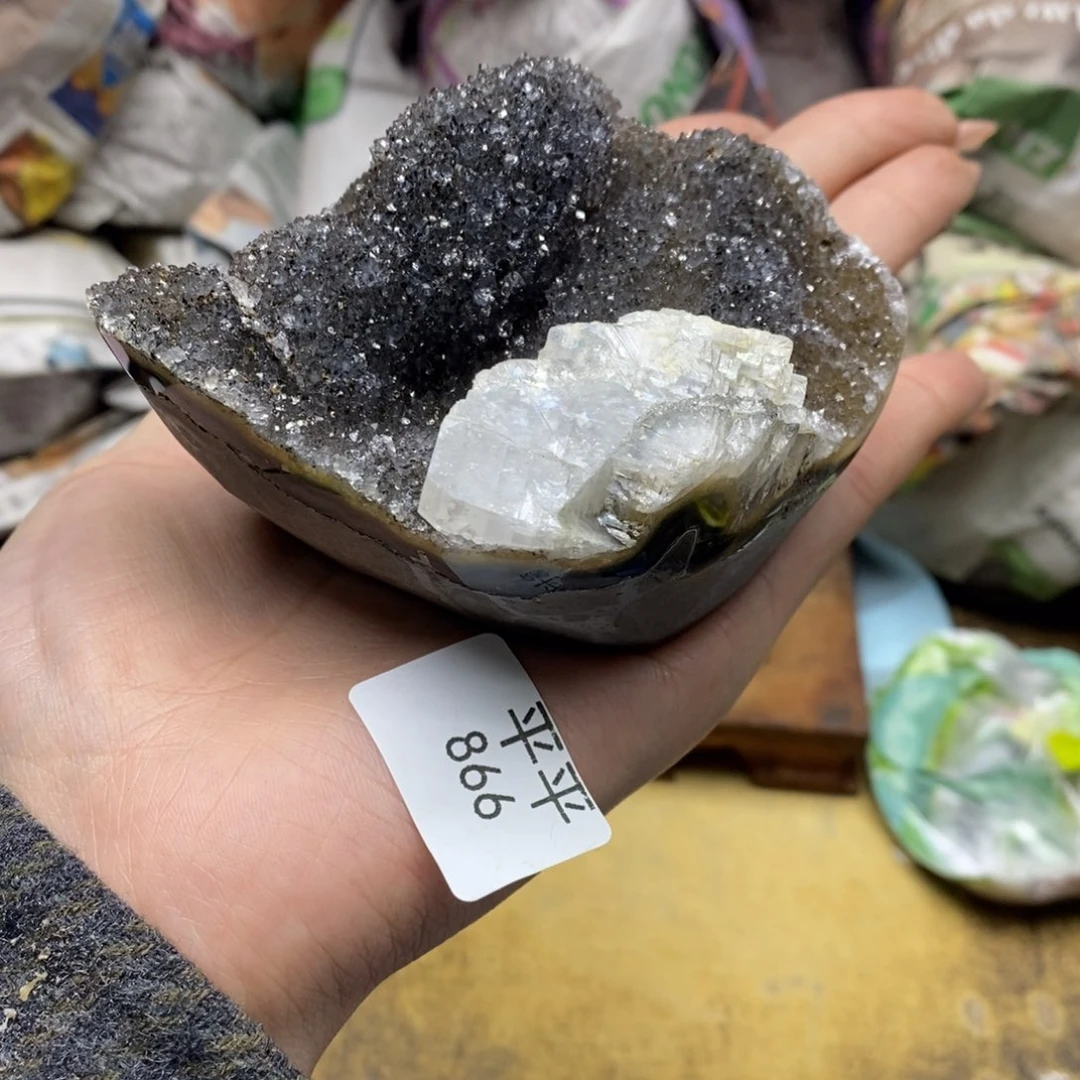 紫晶乌拉圭未镶嵌