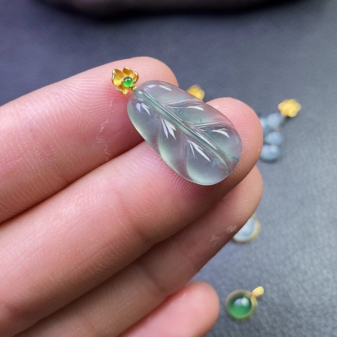 吊坠(不含链)18K金镶嵌翡翠