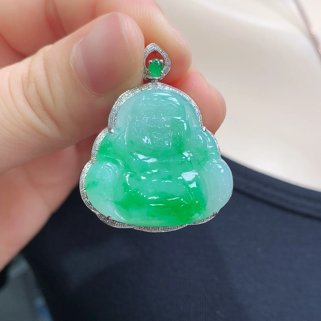 翡翠18K金镶嵌颈饰佛公