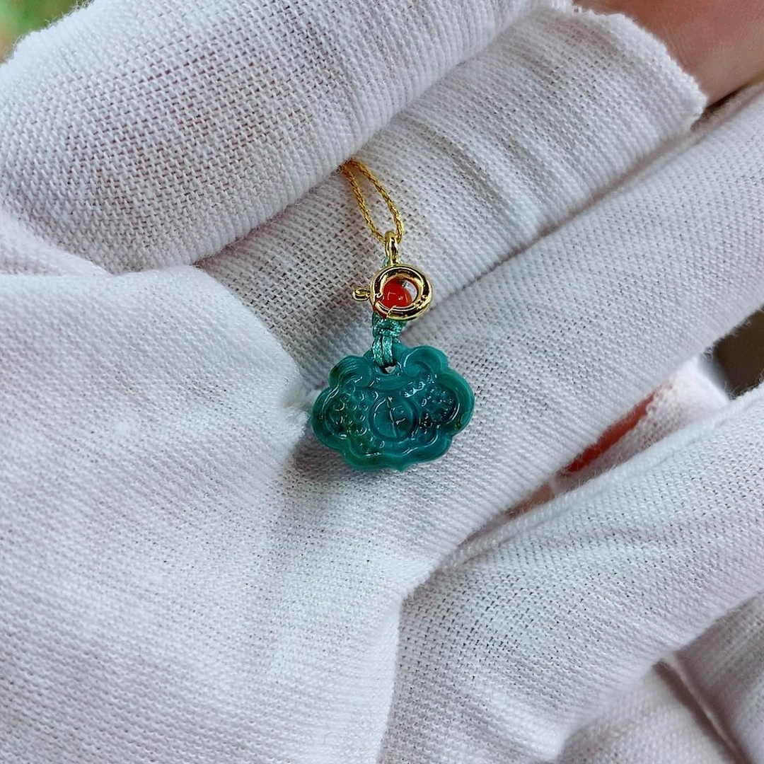 未镶嵌绿松石珠宝奇石