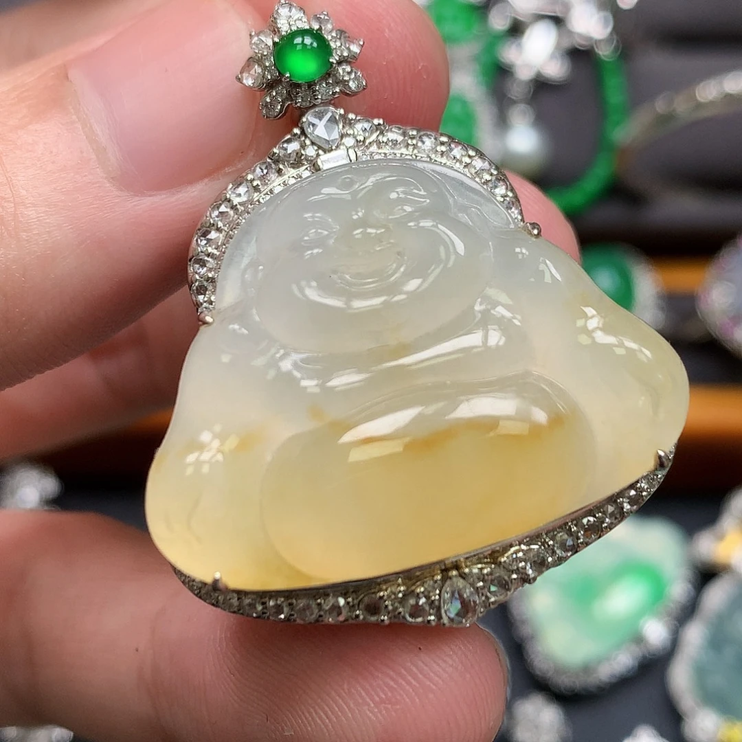 翡翠18K金镶嵌颈饰