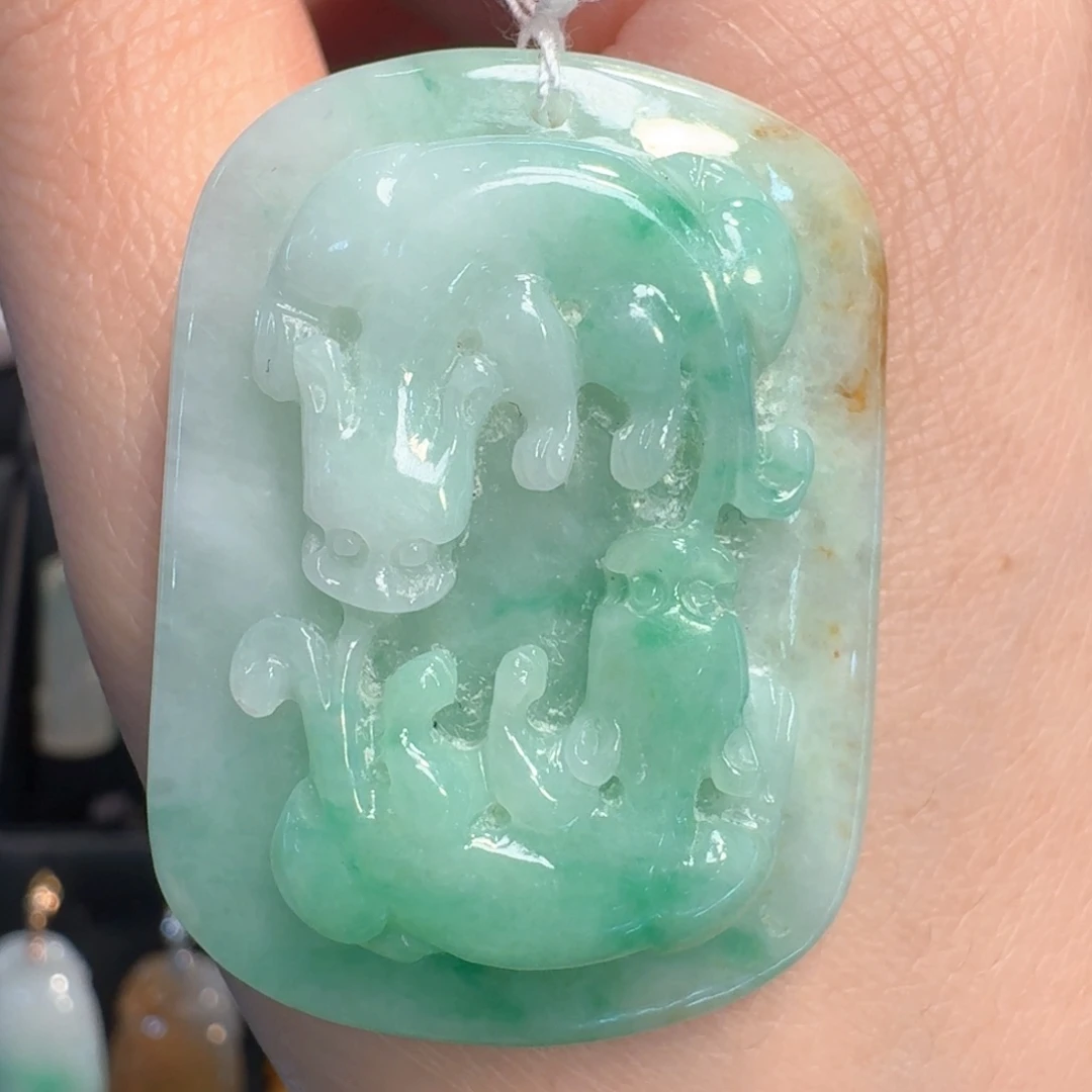 翡翠挂件未镶嵌貔貅