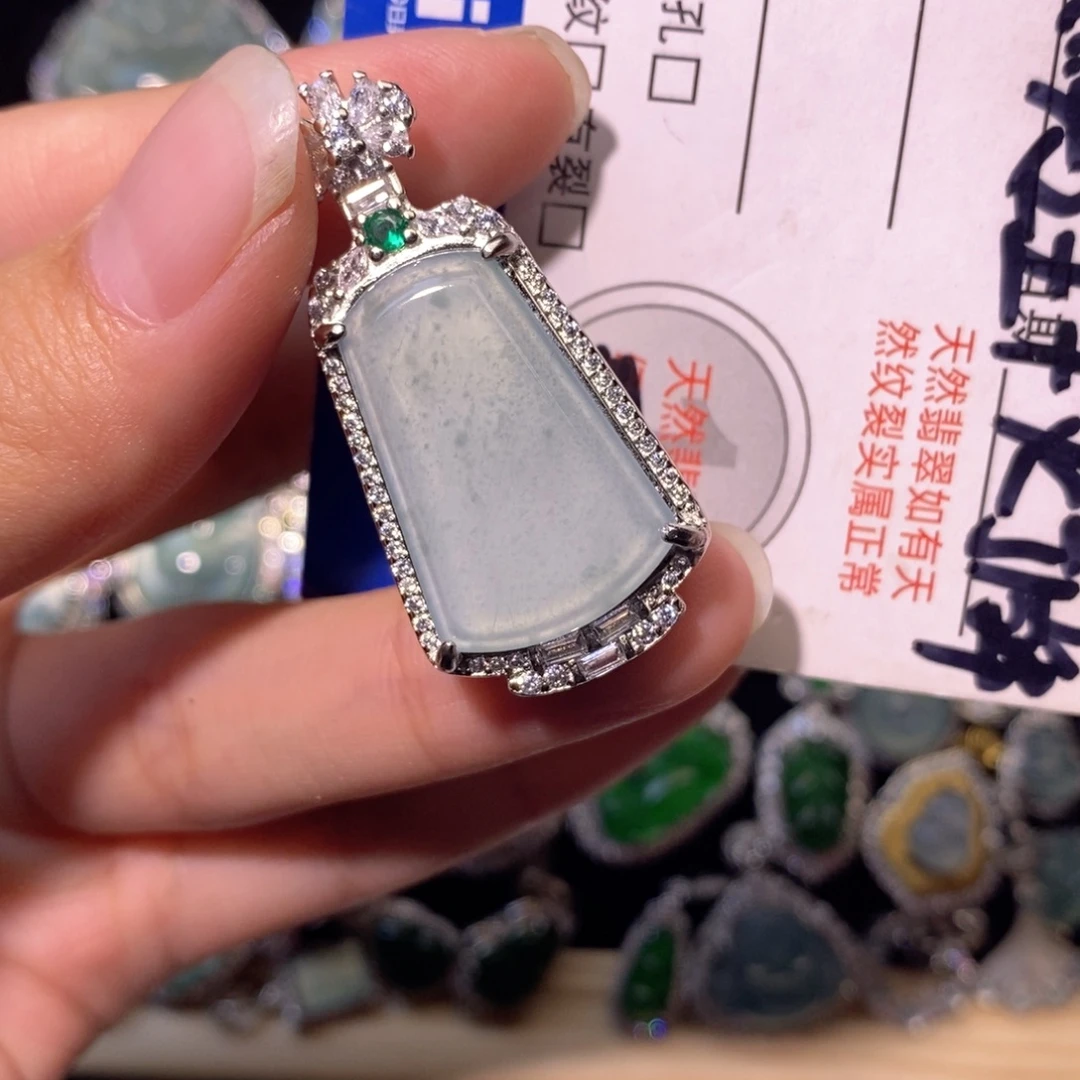 翡翠未镶嵌颈饰天然