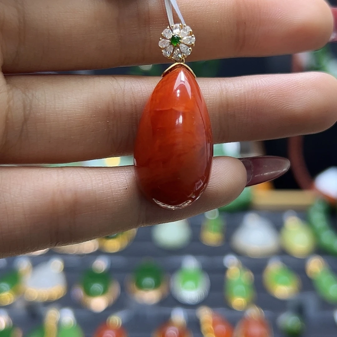 南红玛瑙18K金镶嵌吊坠(赠链)