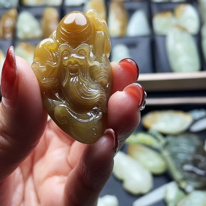 麦***菜和田玉（糖玉）未镶嵌颈饰