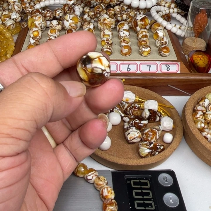 未镶嵌琥珀裸石十****564号