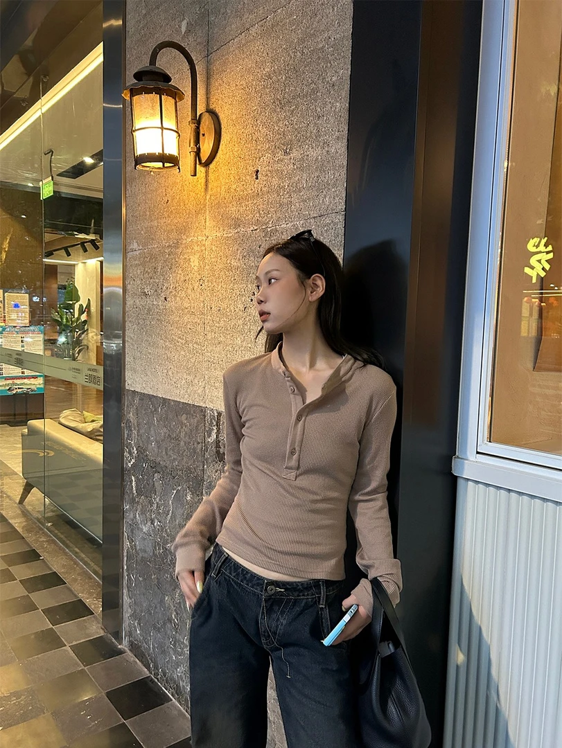 D YANGJUNt恤2024新款女半开领长袖修身显瘦打底衫独特超好看上衣
