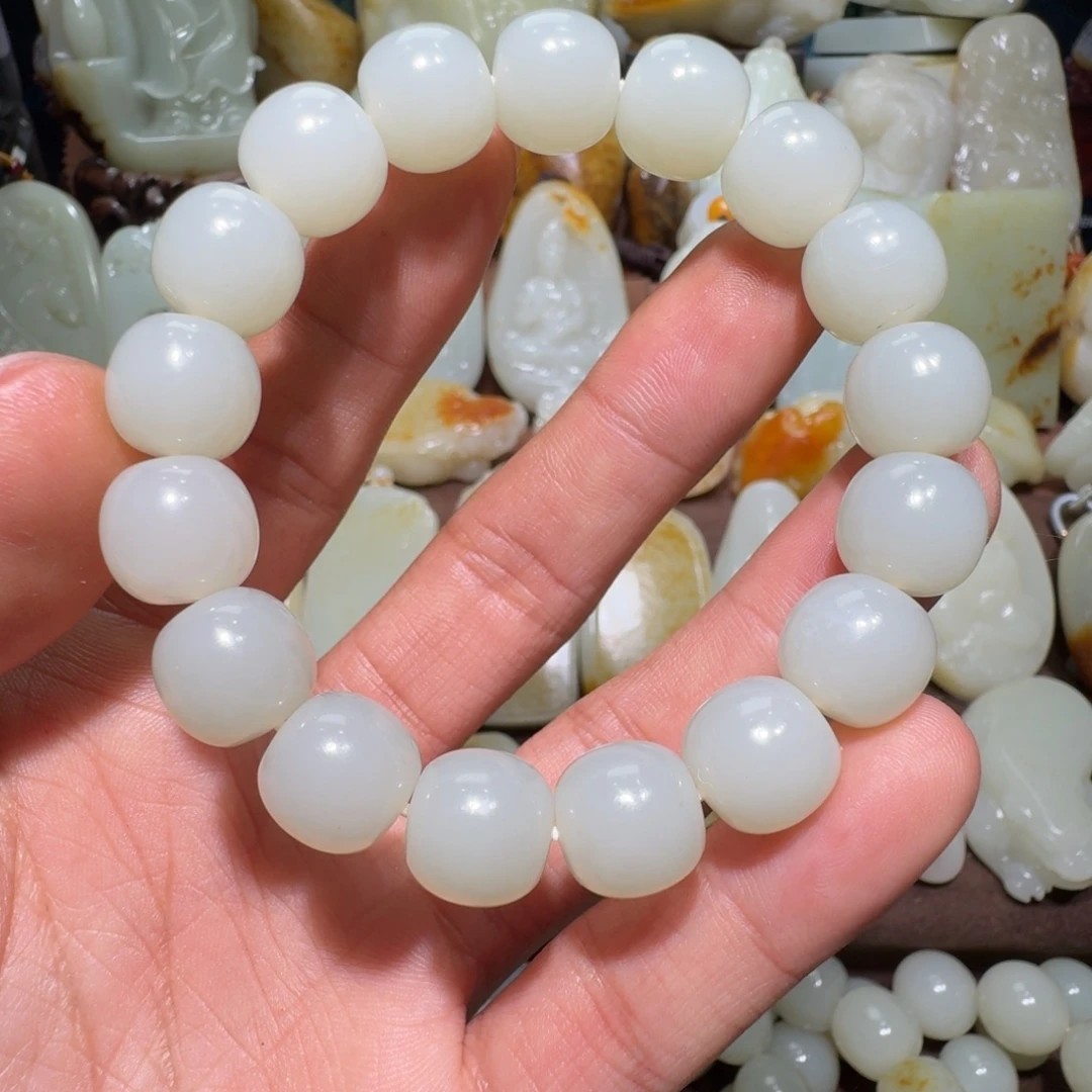 道***人和田玉未镶嵌手串
