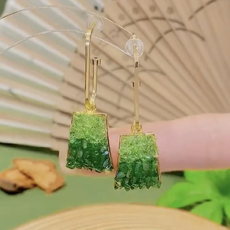 925银耳饰 防过敏925银针高级感绿色晶精致耳环时尚几何耳坠气质