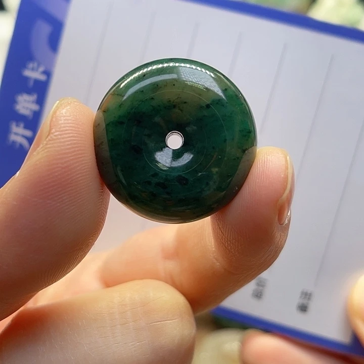 未镶嵌独山玉颈饰