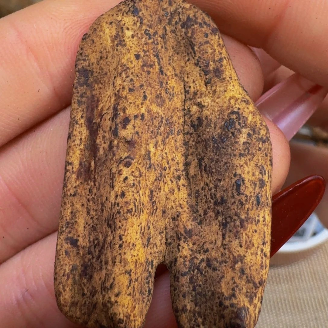 沉香吊坠越南惠安红土吊坠