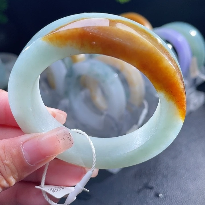 定制翡翠未镶嵌翡翠手镯