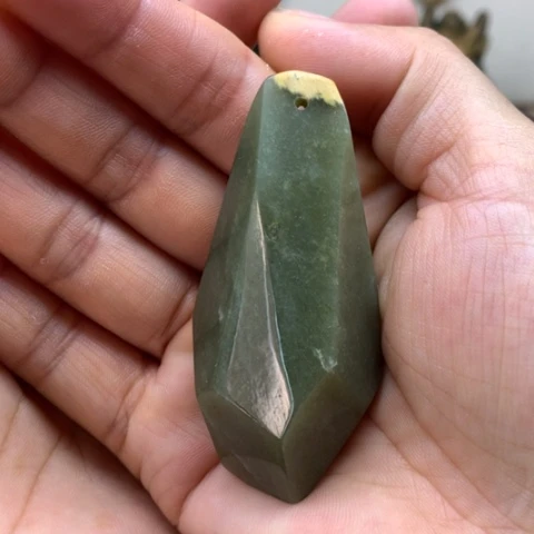 【闪购商品】未镶嵌岫岩河磨玉（透闪石质玉）挂件