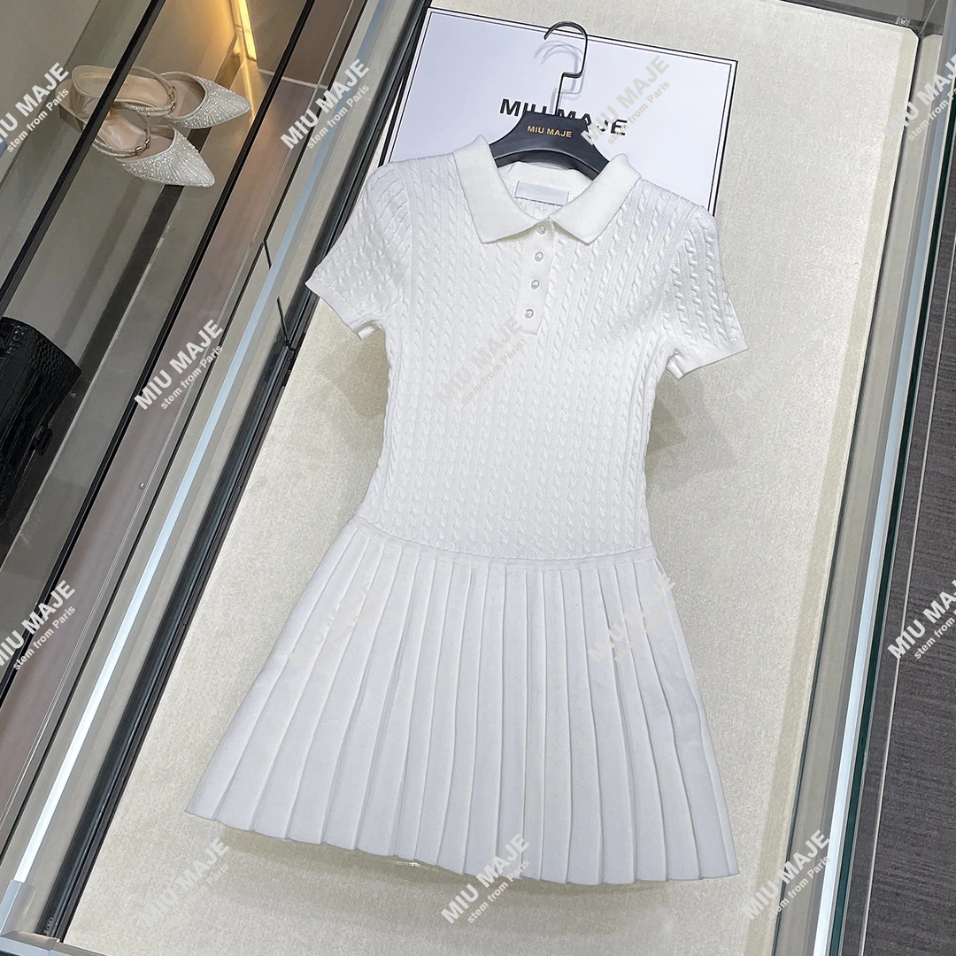 现货法式学院风翻领收腰短款百褶针织连衣裙DY4677