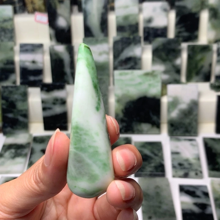 独山玉颈饰未镶嵌L****n