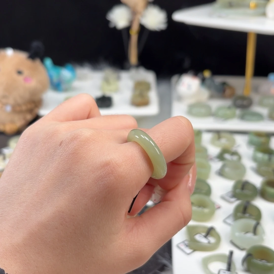 和田玉未镶嵌戒指o70奶绿圆条16.2