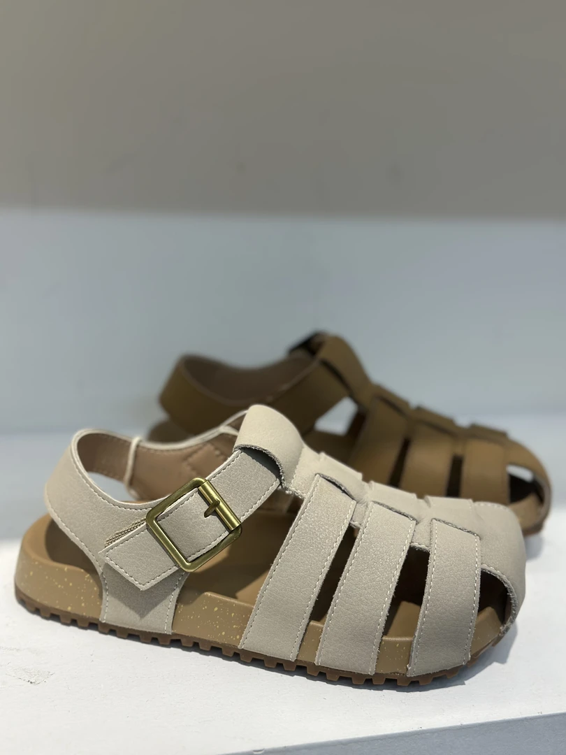 可爱响当当女童罗马凉鞋2025新款儿童夏天女宝鞋子软底博肯鞋