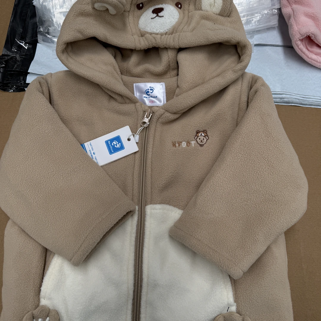 小宝可爱摇粒绒猫爪棉服