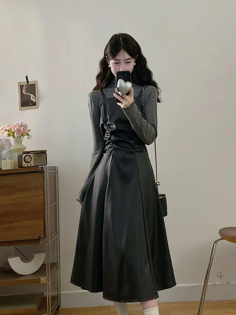 2025新款秋冬高级设计感褶皱吊带皮裙长袖打底衫两件套HYX6022