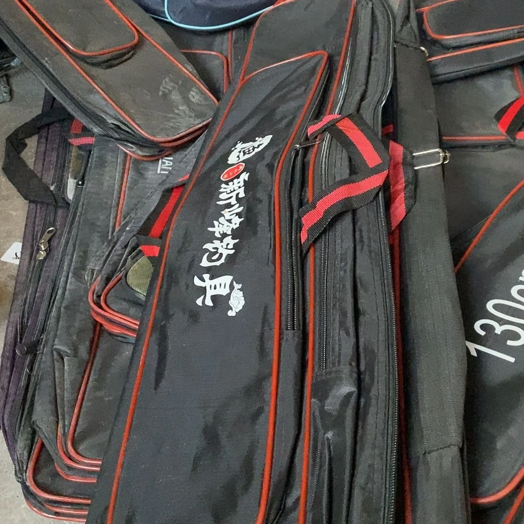 短竿包发2个拉锁掉了