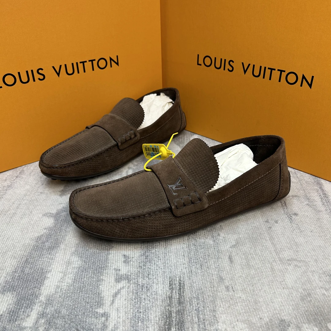 99新 LouisVuitton/路易威登 棕色麂皮鞋面LvLogo豆豆鞋/42欧