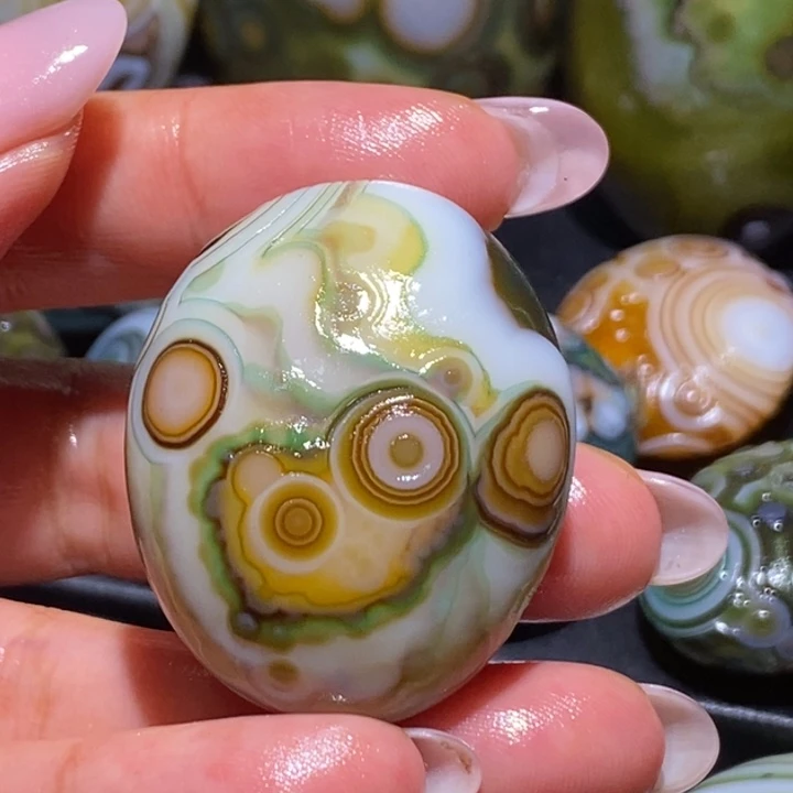 玛瑙/玉髓未镶嵌珠宝奇石14