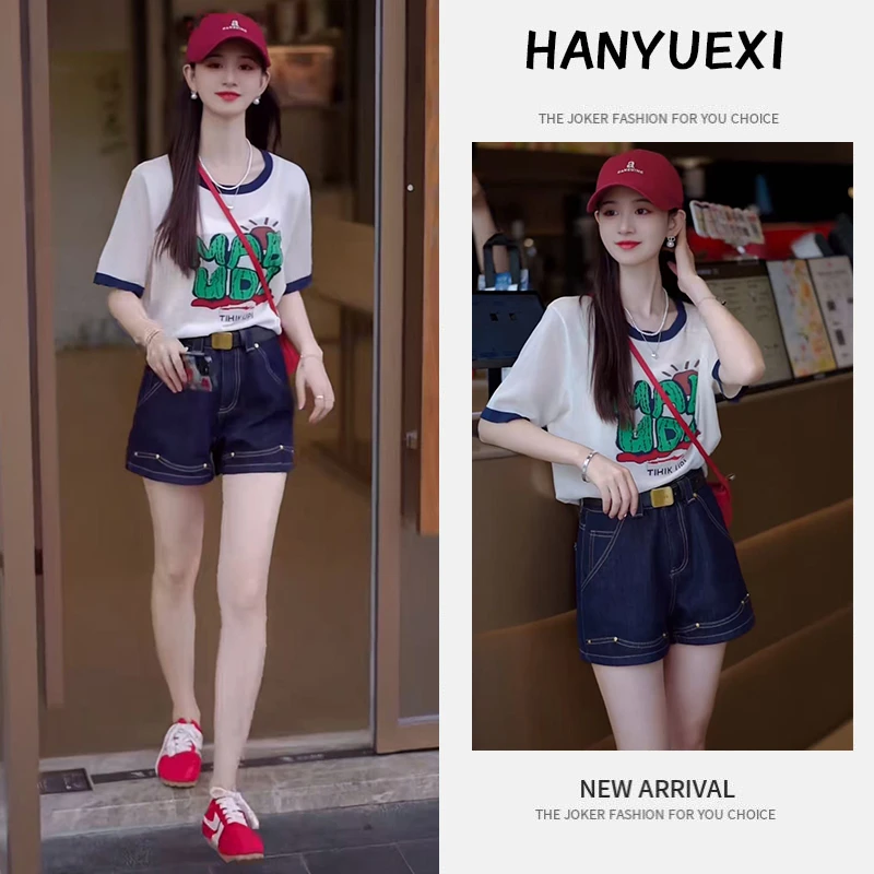 今年流行穿搭一整套2025新款字母印花休闲短袖上衣牛仔短裤两件套
