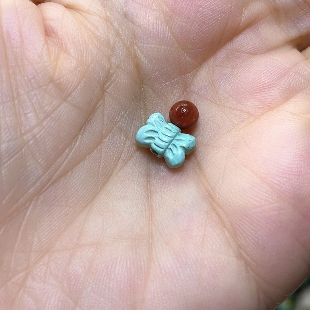 南红玛瑙配饰未镶嵌
