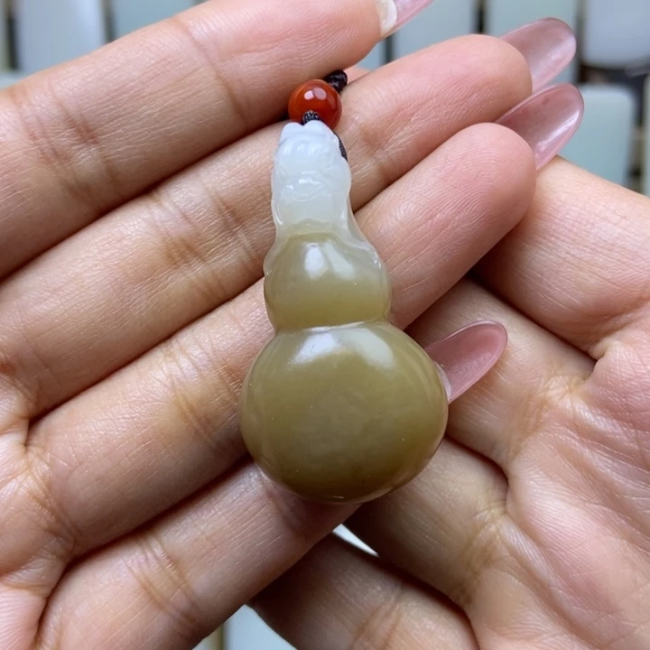 吊坠(赠链)未镶嵌和田玉