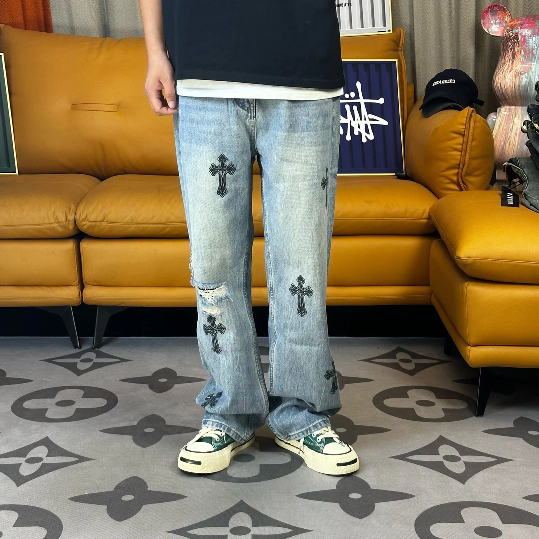 2025新款美式潮牌十字架印花宽松直筒高级感破洞刮烂炸街牛仔裤男