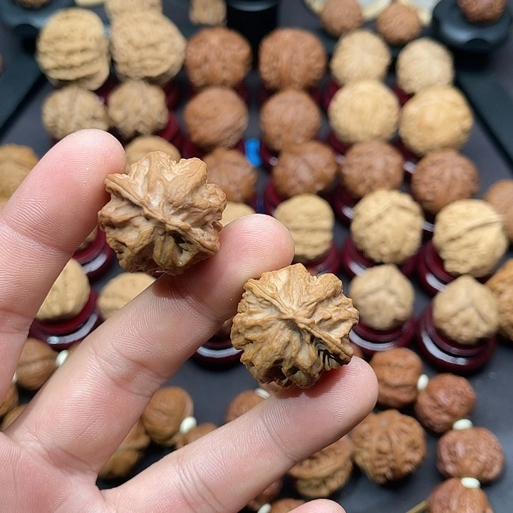 把件文玩核桃粗筋八龙柱