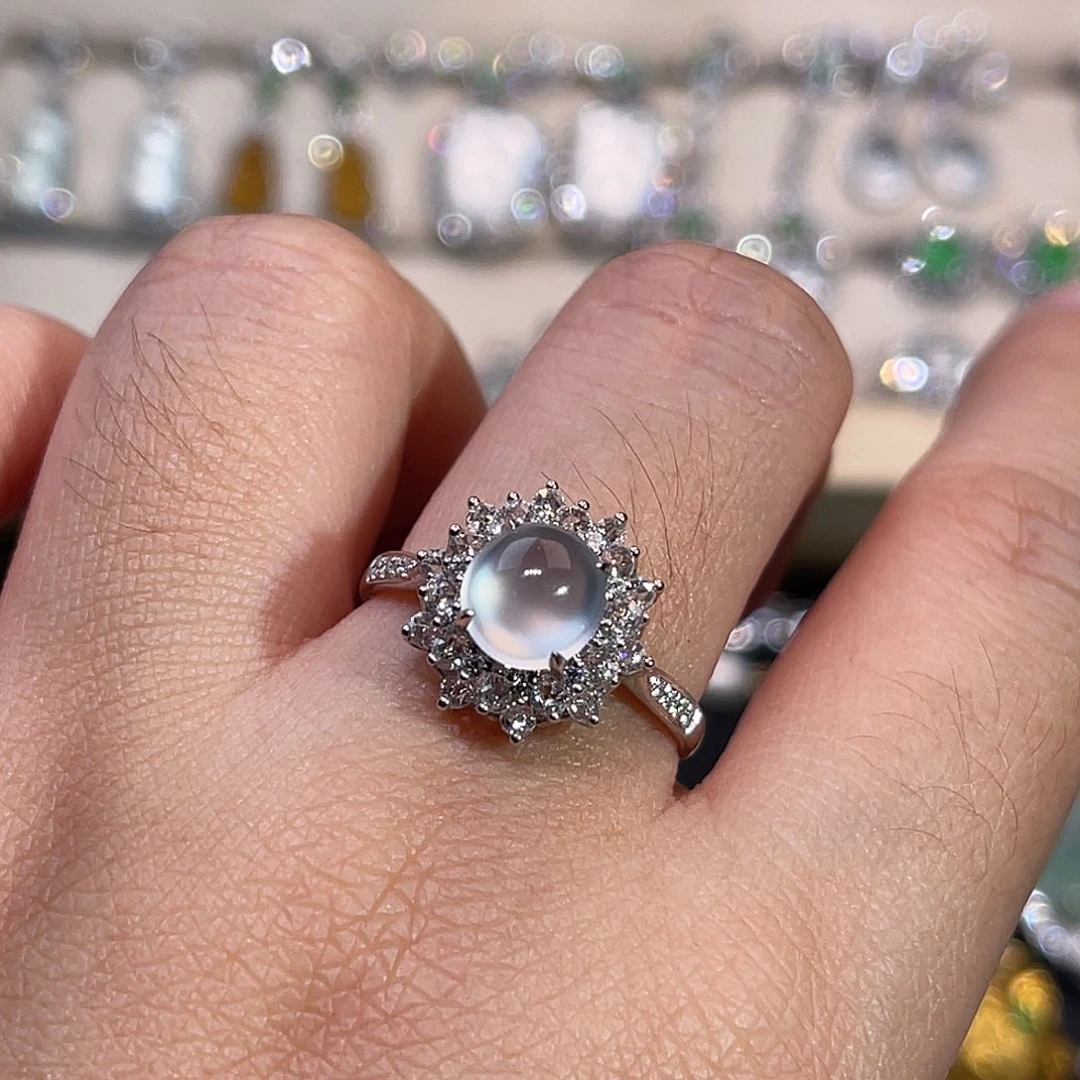 翡翠18K金镶嵌戒指玻璃种冰蛋