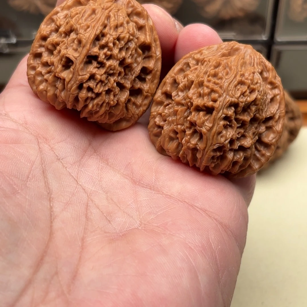 文玩核桃把件南疆石