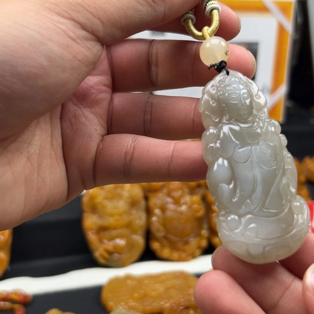 未镶嵌石英质玉（黄龙玉）黄龙玉