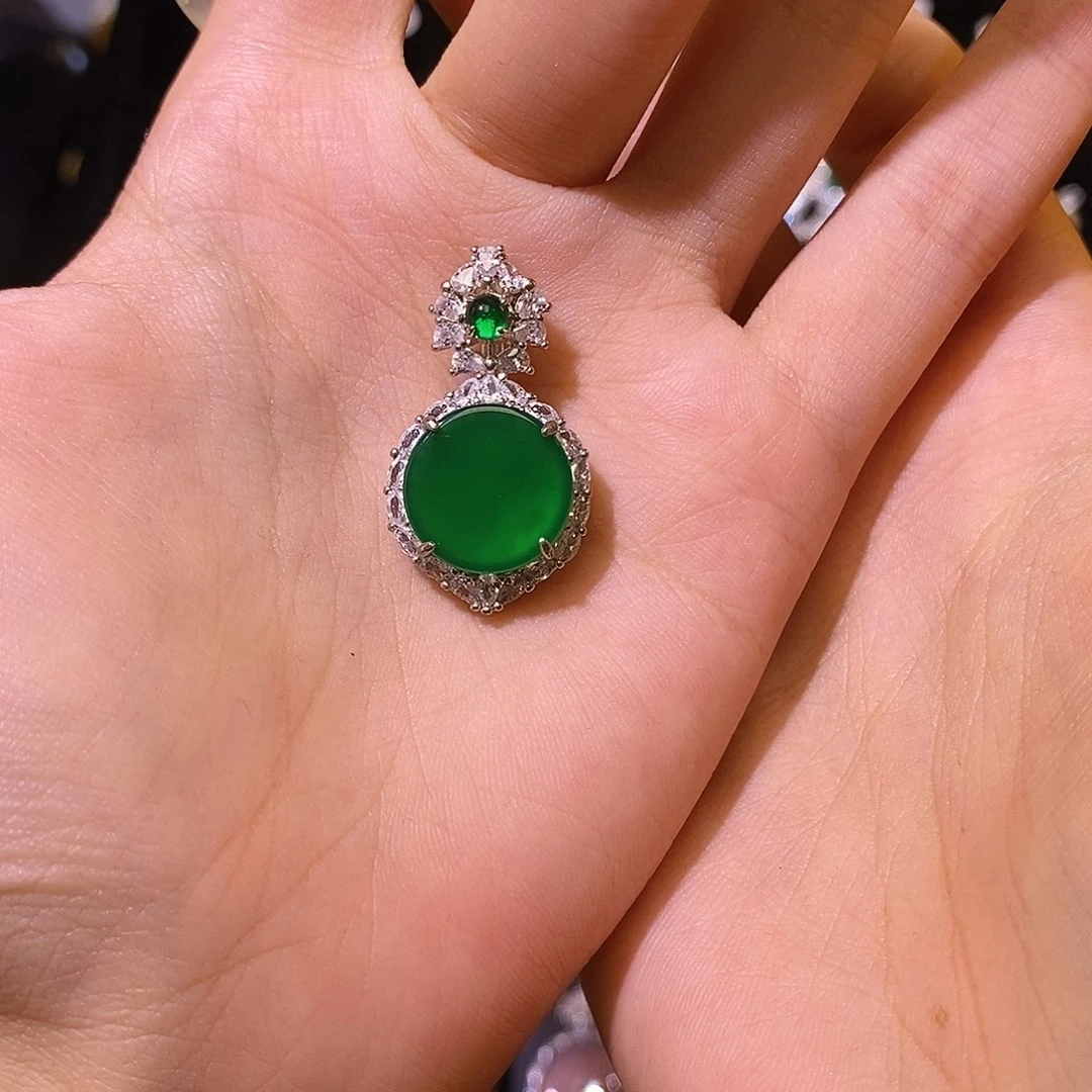 玛瑙/玉髓颈饰合金